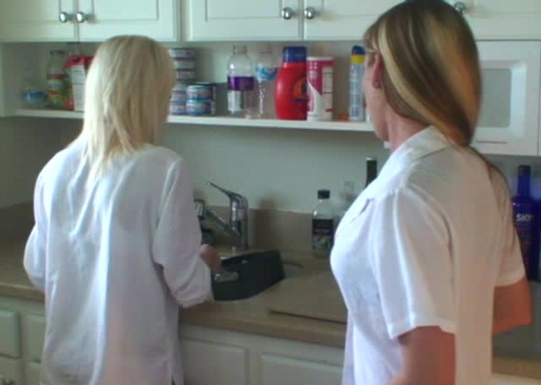 Tg-54 Lindsey & Katie Scene 1