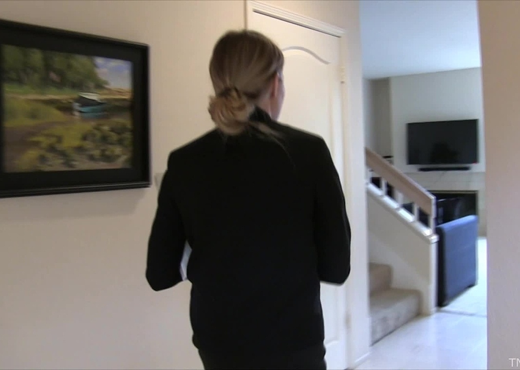 The Ghost & The Pretty Realtor